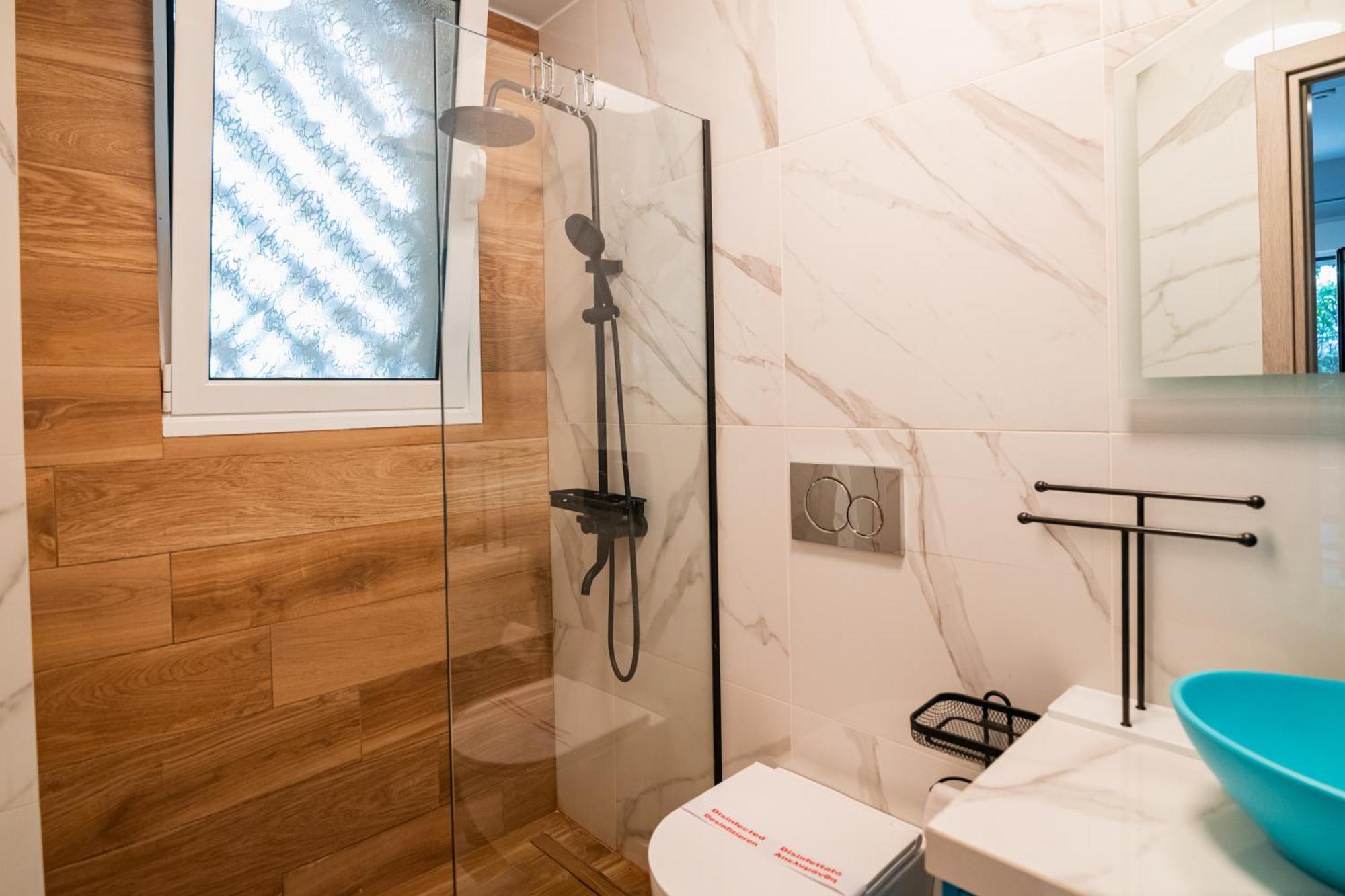 Lux Modern Apt: Renovated Retreat Near Eden Beach Athens Exterior photo