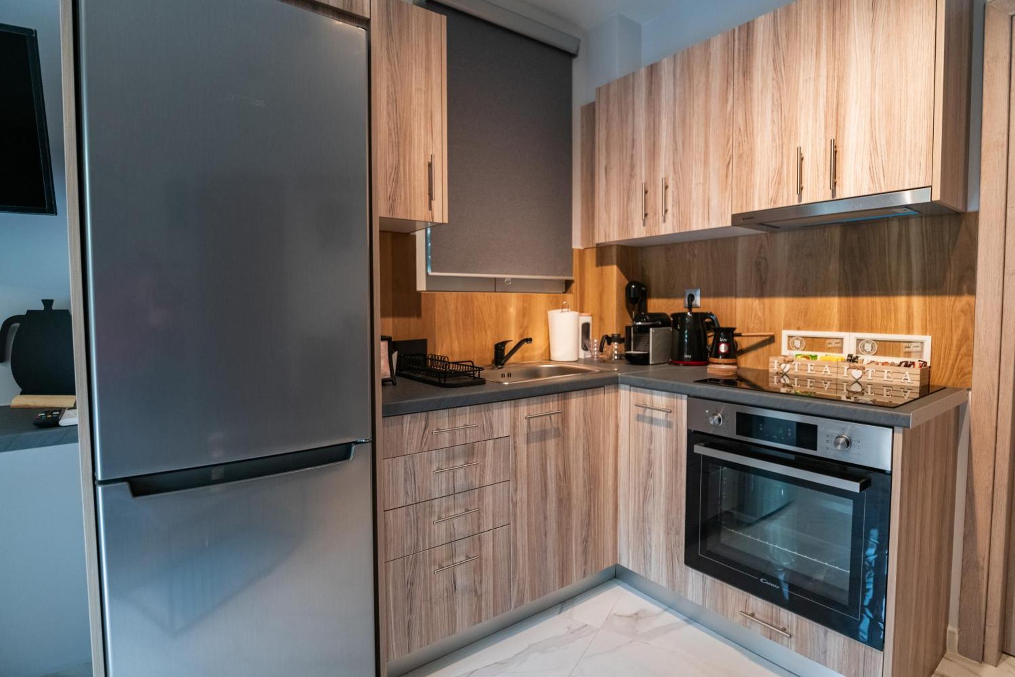 Lux Modern Apt: Renovated Retreat Near Eden Beach Athens Exterior photo
